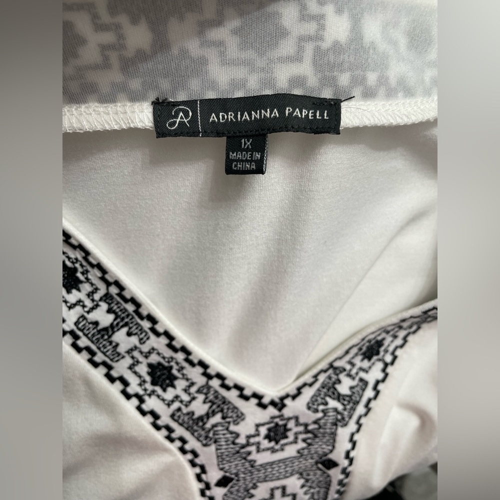 Adrianna Papell Tops/Adrianna Papell Embroidered shirt 1X white and Black - Picture 7 of 8